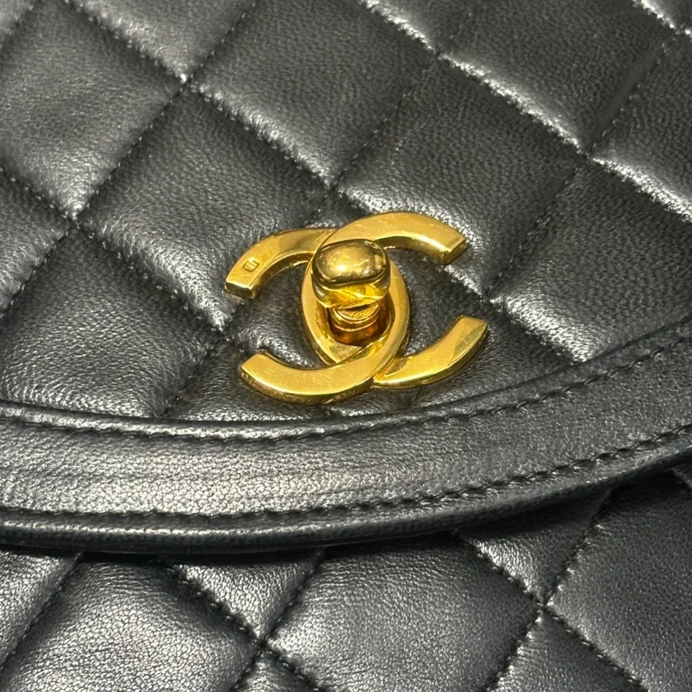 CHANEL Vintage 1986 Classic Quilted Lambskin Flap Bag Black/Red